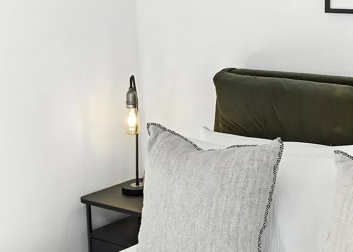 The Chatsworth Loft Apartman