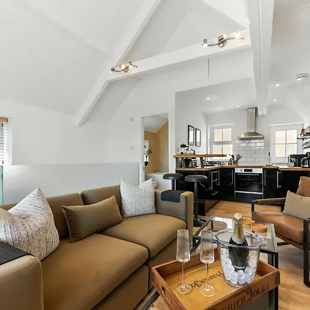 The Chatsworth Loft